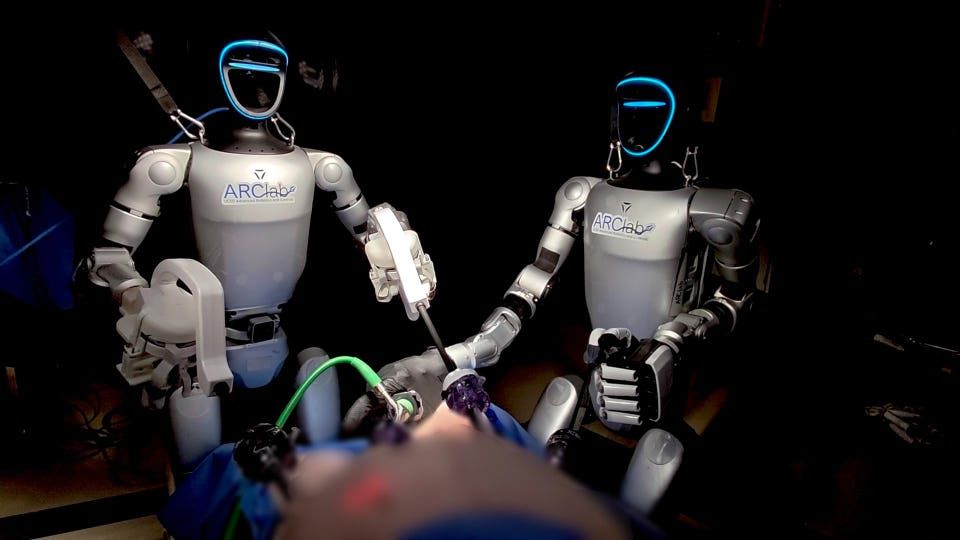 Humanoid robot performs laparoscopic surgery