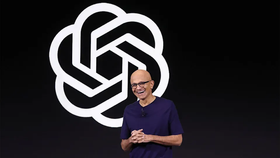 CEO Microsoft Satya Nadella trình bày bài phát biểu chính về cơ sở hạ tầng AI doanh nghiệp