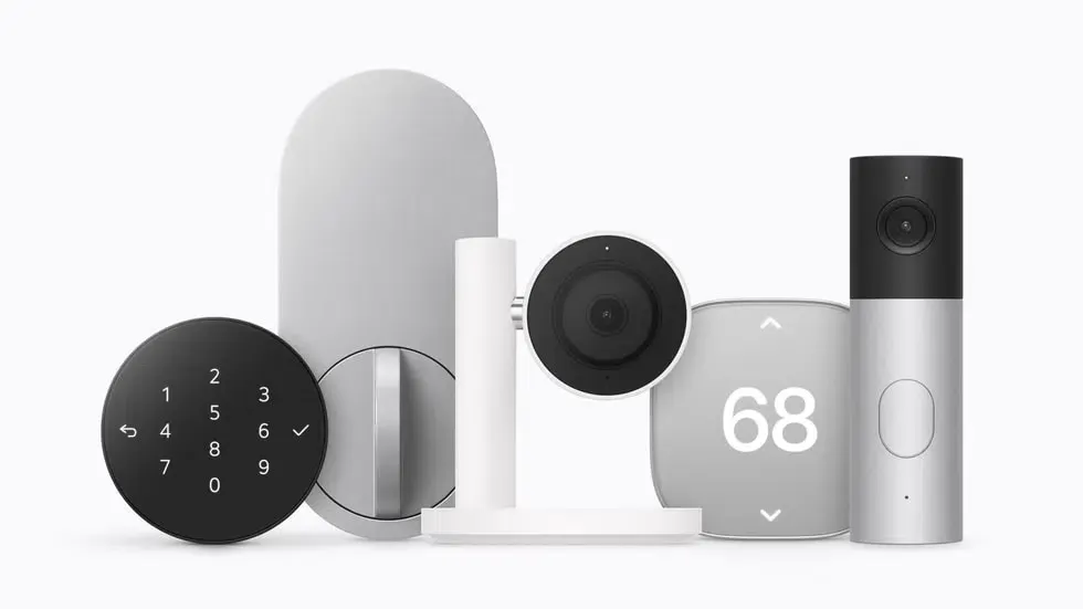 연결된 카메라, 온도조절기, 스마트 도어록을 보여주는 Apple Home Collection 라인업