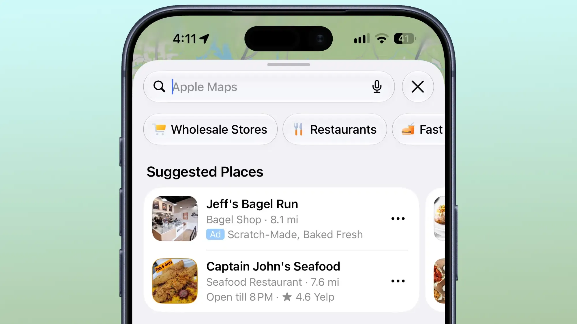 Gráfico de banner que ilustra el lanzamiento oficial de los listados patrocinados en Apple Maps