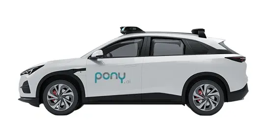 Veículo autônomo da Pony.ai equipado com kit de sensores de sétima geração durante testes de rua