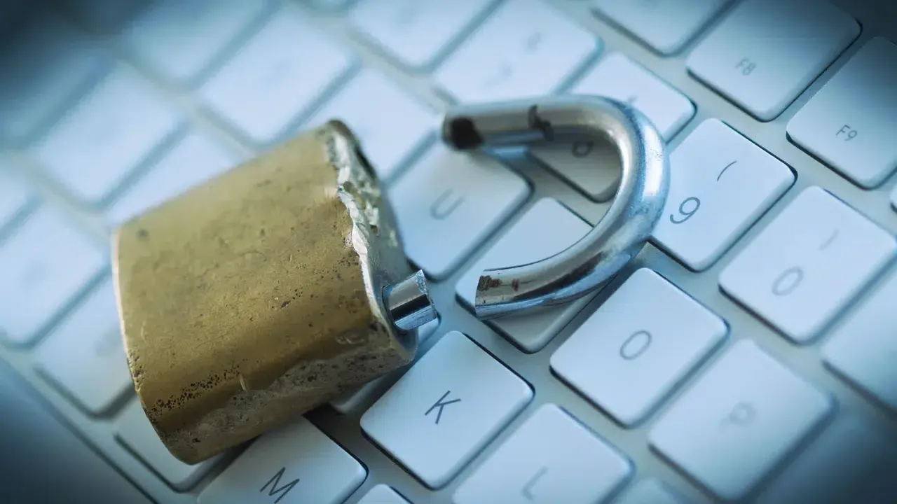 New Mac Privilege Leak? Facing Compliance Wall